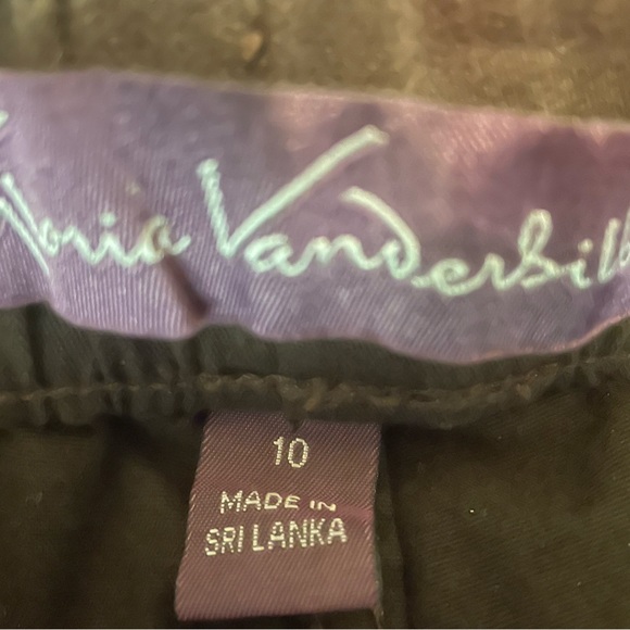 Women’s Gloria Vanderbilt utility pants. NWT. Size 10. - Picture 2 of 4